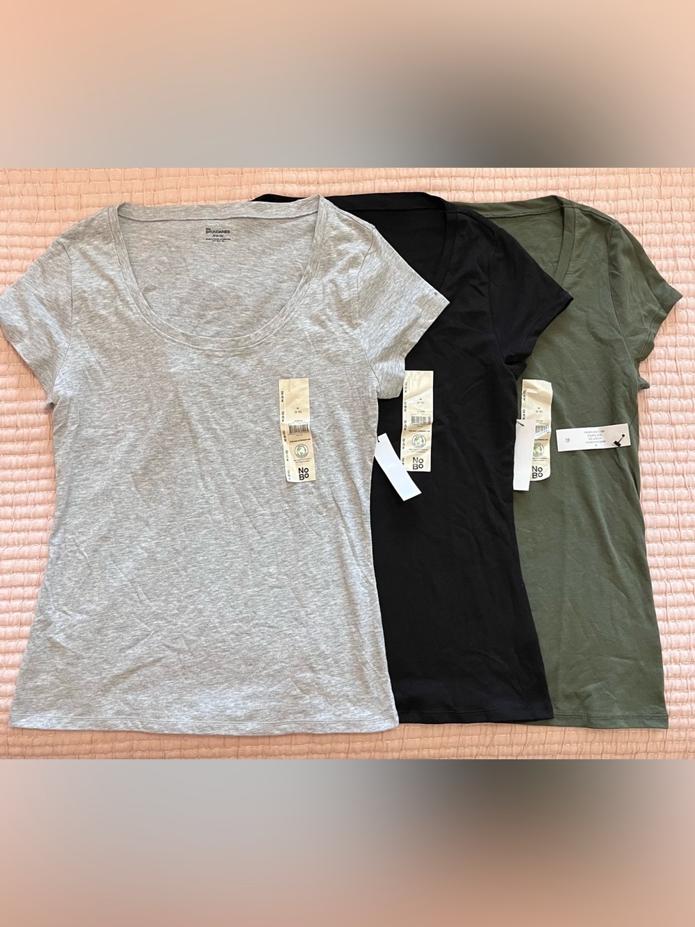 3 New No Boundaries Scoop Neck T Shirt Gray Black Olive Green size medium 8-10
